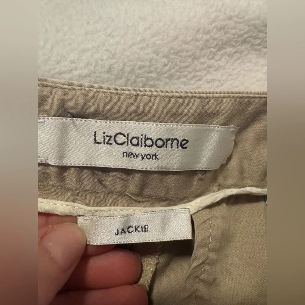 Liz Claiborne Beige Ankle Trousers